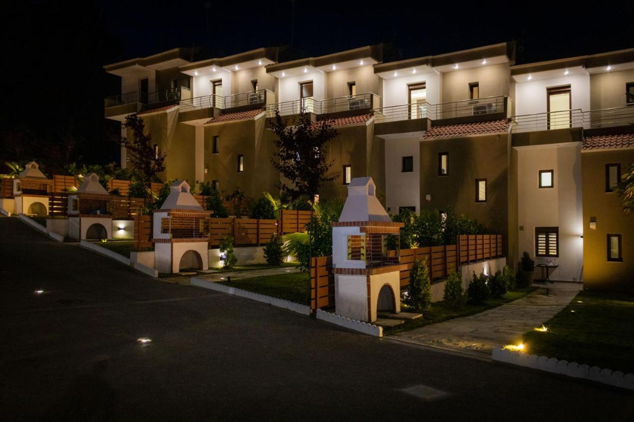 Pefkohori Golden Mountain Beach Villas מראה חיצוני תמונה