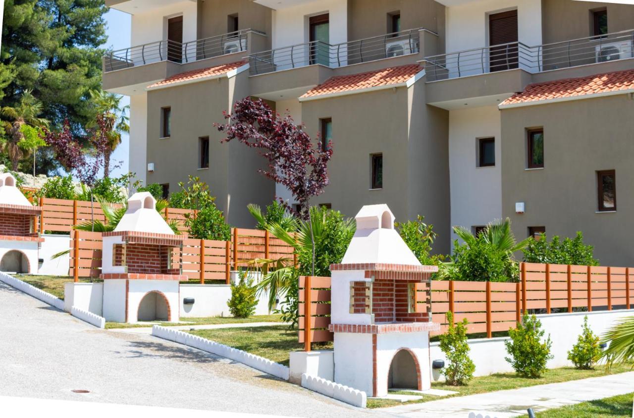 Pefkohori Golden Mountain Beach Villas מראה חיצוני תמונה