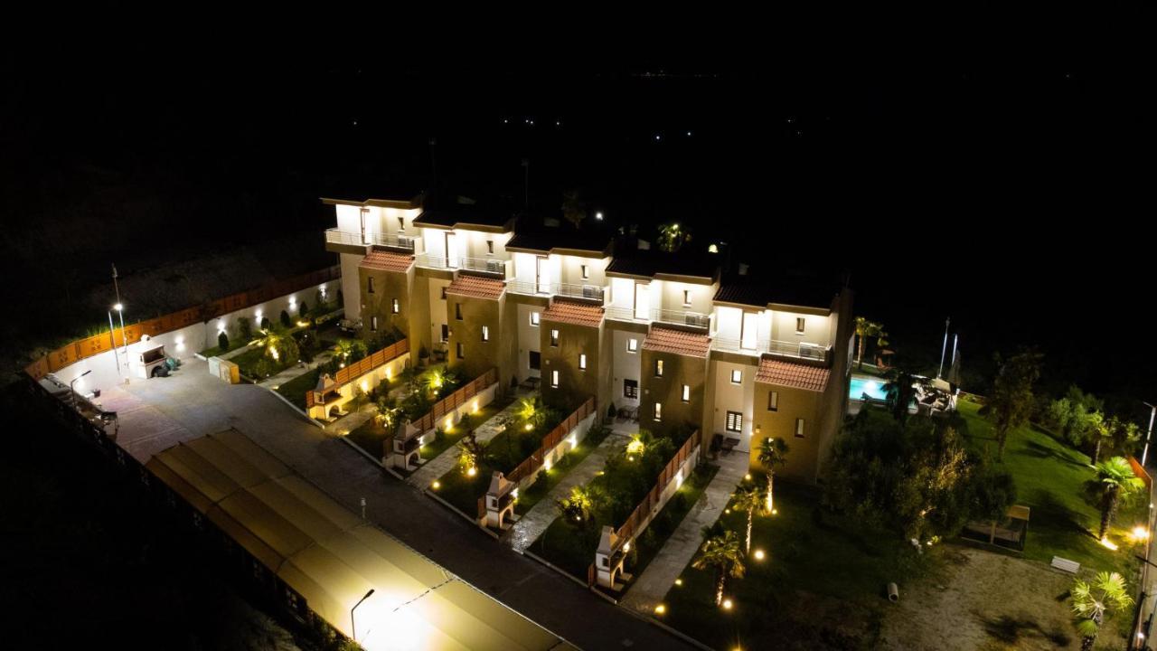 Pefkohori Golden Mountain Beach Villas מראה חיצוני תמונה