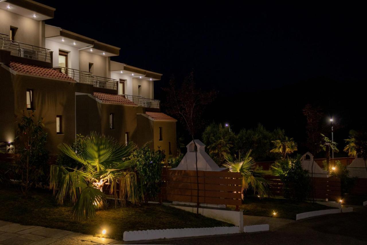 Pefkohori Golden Mountain Beach Villas מראה חיצוני תמונה